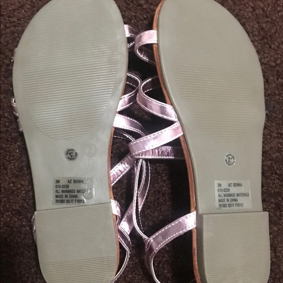 New - Picture 2 of 2